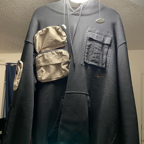 This Travis Scott x Nike hoodie - Picture 1 of 5